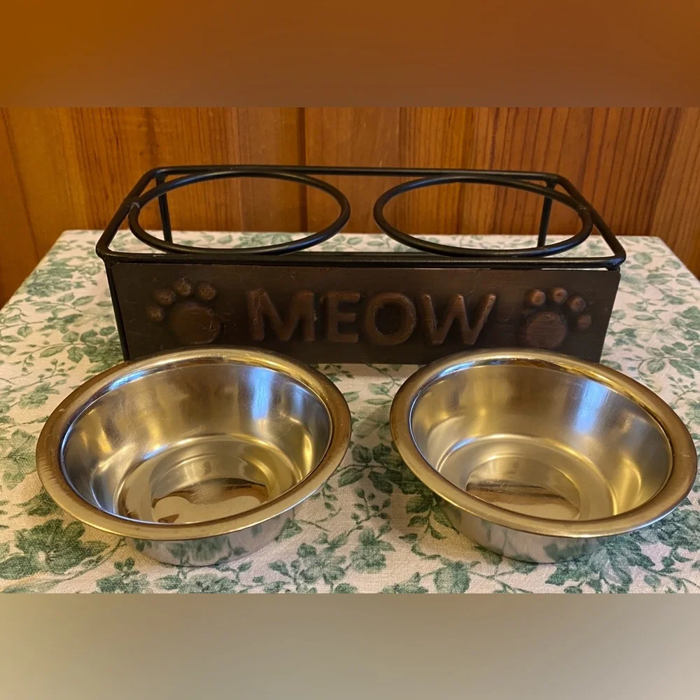 Heavy Weight Double Cat Bowl Stand & Two Metal Bowls
